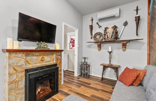 Fredericksburg Casa | The Kuhl Little Castle Haus