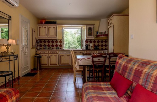 Saint-Paul-Trois-Chateaux Chalet De Esquí | The Little House on the Hill with Pool and Petanque Court – Drôme Provençale