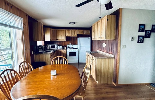 Machin Cabina | The L&S Lodge on Eagle Lake
