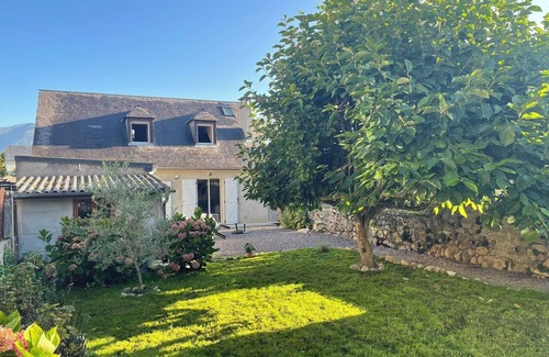 Saint-Savin Casa | The LACALLE house, in the heart of the Pyrenees National Park. Pets welcome!