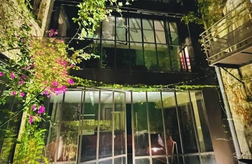 Rochefort Casa | The Lady of Glass