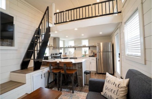 Austin Cabina | The Ladybird - Luxury Tiny Home in Austin, TX