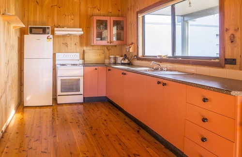 Lake Tabourie Casa | The Lake Cabin - Centre Street 10