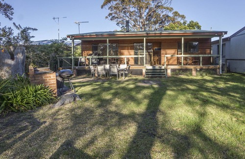Lake Tabourie Casa | The Lake Cabin - Centre Street 10