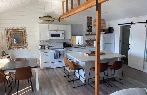 Lacey Casa | The Lake Cottage at Camp Midles