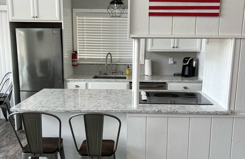 Soda Bay Casa | The Lake Cottage on Soda Bay-Pet Friendly, Private Deck, Dock & Kayaks