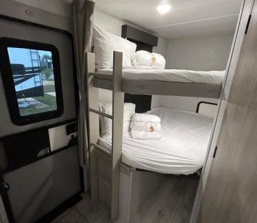Foley Otro | The Lake Escape RV Meets The Beach