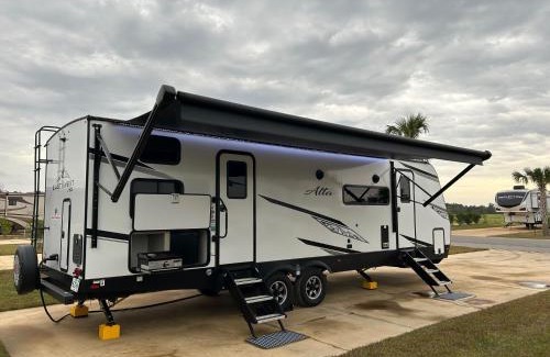 Foley Otro | The Lake Escape RV Meets The Beach
