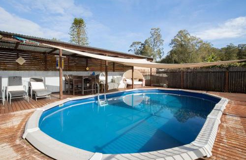 Tuggerawong Casa | The Lake Haus - Spacious Waterfront Escape with Pool