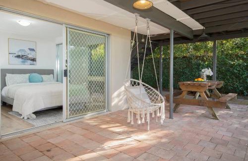 Tuggerawong Casa | The Lake Haus - Spacious Waterfront Escape with Pool