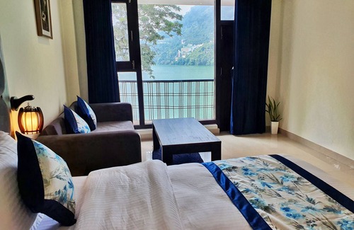 Bhimtal Hotel | The Lake Hill