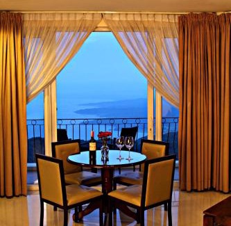 Tagaytay Hotel | The Lake Hotel Tagaytay
