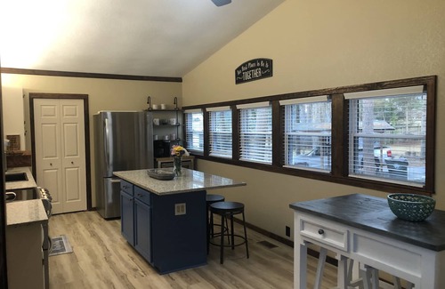 Piney Casa | The Lake House and Spa in One