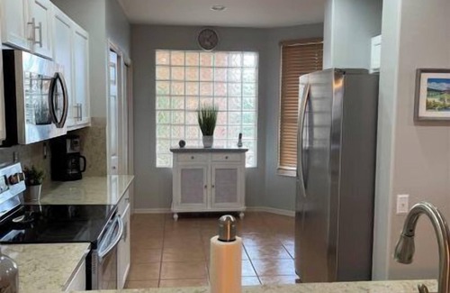 Tropical Cove Condominio | The Lake House at Lexington CC Lake Village