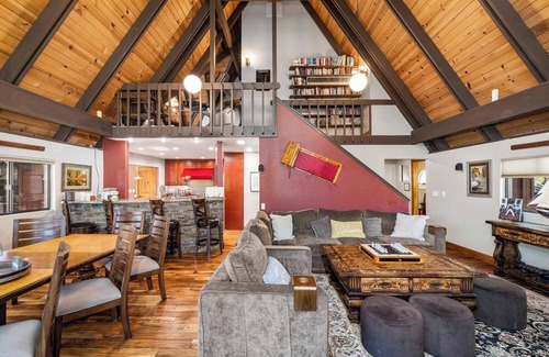Groveland Cabina | The Lake House at Pine Mountain Lake Family Lake House, Private Dock & Yosemite!
