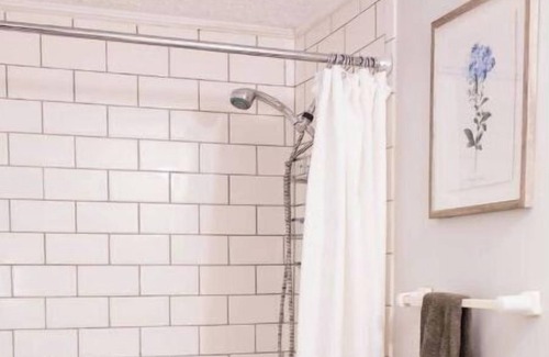 Gainesville Cabaña | The Lake House Cottage