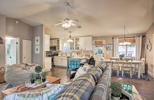 Rathdrum Casa | ¡NUEVO! La casa del lago en Rathdrum w / Beach & Fire Pit