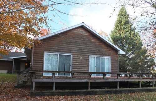 St. Helen Cabina | Leonard's Lodge - ¡NUEVA LISTA! PRIVADO LAKEFRONT E INTERIOR SPA / HOT TUB!
