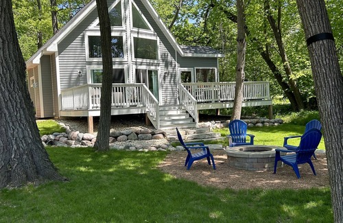 Como Casa | The Lake House, just steps to the lake!