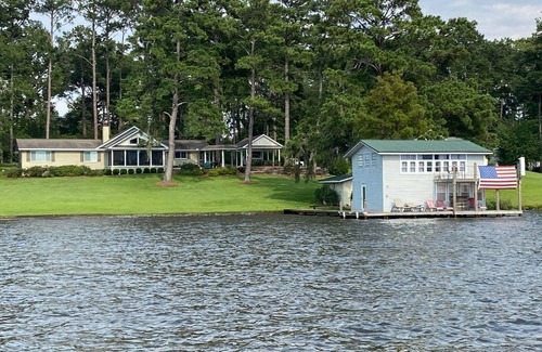 Cordele Casa | The Lake House