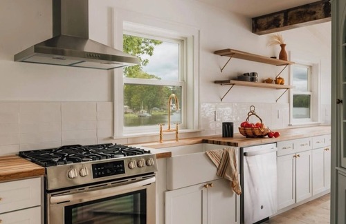 Lake Huntington Casa | The Lake House With Kayaks and Bikes on the waterfront