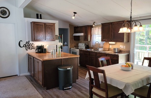 Ten Mile Casa | The Lake House, vacation at the lake shore