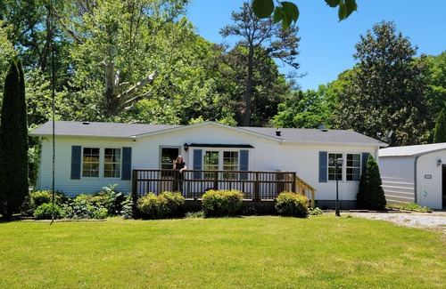 Ten Mile Casa | The Lake House, vacation at the lake shore