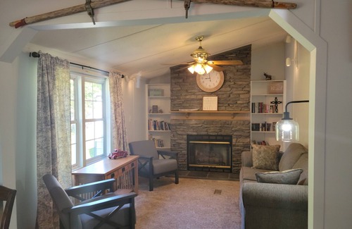 Ten Mile Casa | The Lake House, vacation at the lake shore
