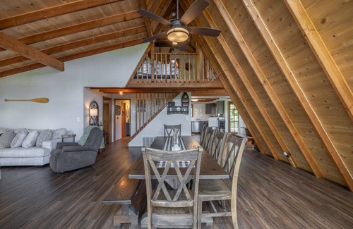 Innsbrook Chalet De Esquí | The Lake Innisfree Chalet by Innsbrook Vacations!