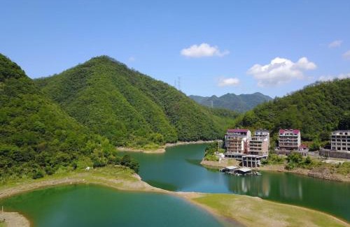 Chun'an Casa | The Lake View Deyishe Resort in Thousand Island Lake