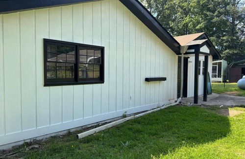 Jackson Cabina | The Lakefront Dock & Serene Lake Views