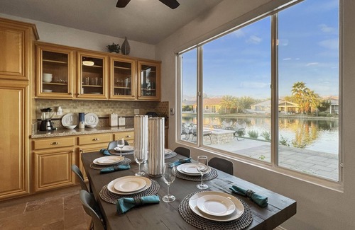 Terra Lago Casa | The Lakefront Social: An Extraordinary Waterfront Experience