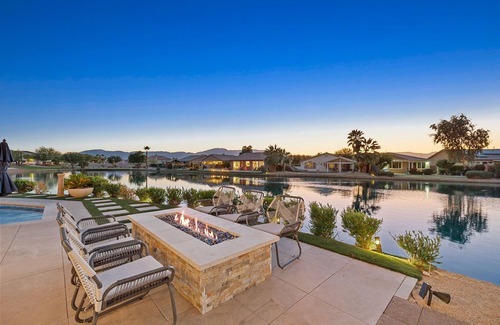 Terra Lago Casa | The Lakefront Social: An Extraordinary Waterfront Experience