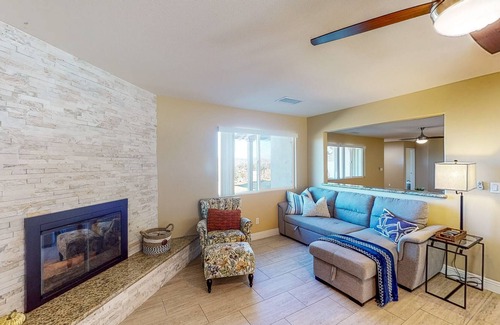 Lakeland Village Casa | The Lakehouse: 3 BR, 2 BA House in Lake Elsinore, Sleeps 6