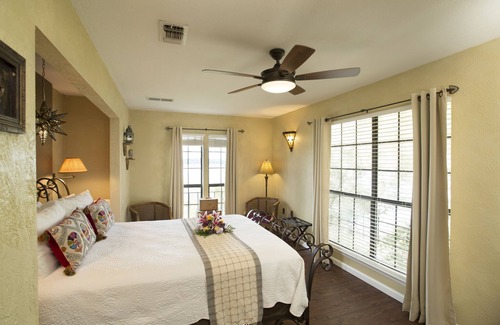 Canyon Lake Cama Y Desayuno | The Lakehouse Bed & Breakfast