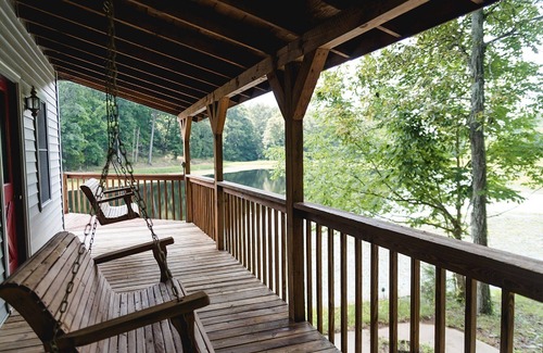 Milltown Cabina | The Lakehouse, bellamente ubicado en el lago