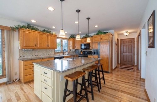Mears Cabaña | The Lakehouse on Upper Silver Lake - 190' Lakefront!