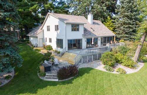 Mears Cabaña | The Lakehouse on Upper Silver Lake - 190' Lakefront!