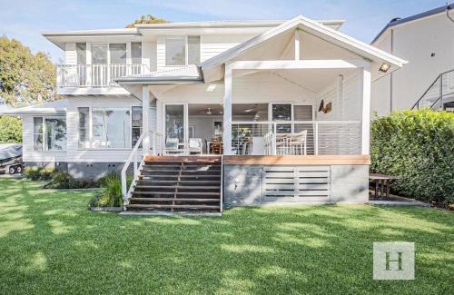 Summerland Point Casa | The Lakehouse Retreat