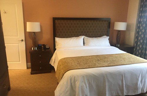 Florida Central Atlantic Coast Complejo | The Lakeshore Reserve sits beside the JW Marriott and Ritz Carlton in Orlando.