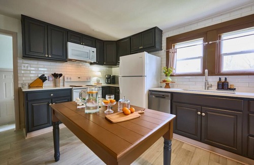 Sylvan Beach Casa | The Lakeside at Sylvan Cottage | Steps to Lake