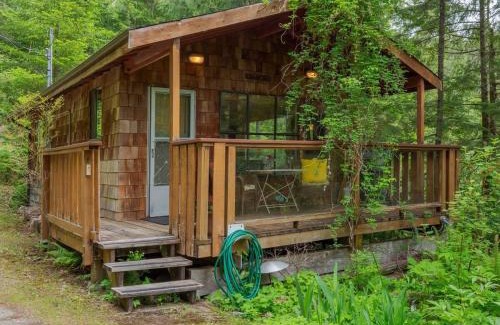 Egmont Casa | The Lakeside Cottage