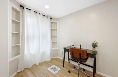 Edgewater Casa | The Lakewood Belle: Family Friendly Home 10 minutes to Downtown!