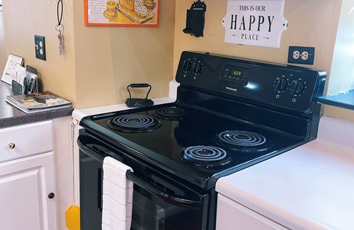 Van Buren Apartamento | The Landing at Main Street Suites: Cozy apartment in downtown Van Buren, AR