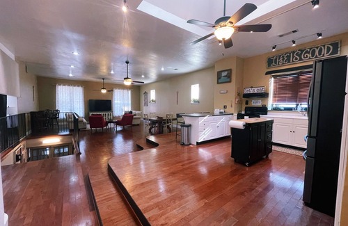 Van Buren Apartamento | The Landing at Main Street Suites: Cozy apartment in downtown Van Buren, AR