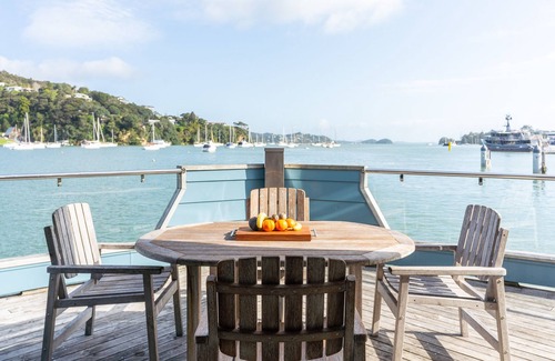 Opua Cabaña | THE LANDING AT THE BOATHOUSE - OPUA HOLIDAY APARTMENT in Opua