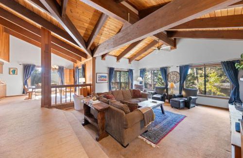 Lake Forest Casa | The Landing - Spacious Pet Friendly 4 BR with Hot tub
