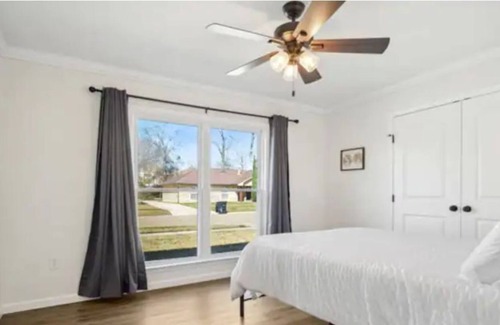 Shenandoah Casa | The Landing! Updated, spacious, and clean!