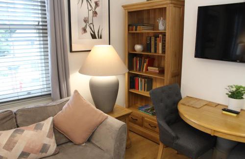 Wolverhampton Casa | The Larches