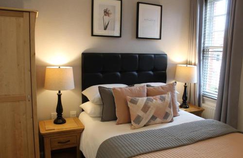 Wolverhampton Casa | The Larches